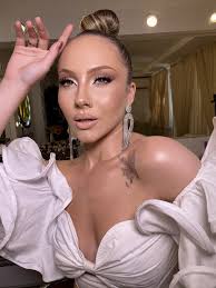 Esther Cabrera Makeup Artist