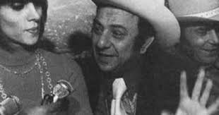 فضلاً، أَزِل ألفاظ التفخيم واكتفِ بعرض الحقائق بصورة موضوعية ومجردة ودون انحياز. Ù„ÙŠØ§Ù„ Ø±Ø­Ø¨Ø§Ù†ÙŠ Ø§Ù„ÙˆÙØ§Ø© ÙƒÙ†Ø¬ ÙƒÙˆÙ†Ø¬