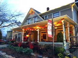 Oak Street Hotel In Twilight Over The Valentine S Day Holiday Hotel Decor Porch Historic Home Hood River Oregon Vacation Home Oregon Hotels Oak Street