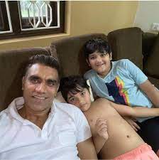 Crickettoday - Munaf Patel with his family members! | Facebook