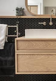 1001 Exemples De La Salle De Bain En Noir Et Bois Contemporaine Salle De Bains Design Carrelage Salle De Bain Noir Idee Salle De Bain