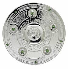 Die echte meisterschale weilt am letzten spieltag einer saison meistens in dem stadion, in dem der tabellenführer des vorletzten spieltags spielt. 1 Bundesliga Meisterschale 70mm