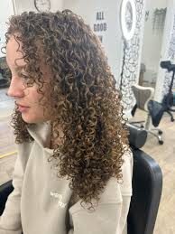 Thankyou so much Curls By Hetty Absolutly Amazing and made us feel so  welcome. 1st ever hair cut 😍