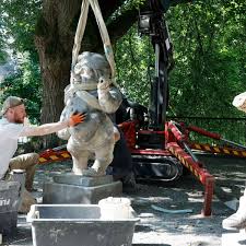 Shannon Pettinger takes it all off - provocative displays and a touch of class