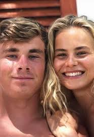 De ligt fue a italia para aprender a. Man Utd Fans Beg Matthijs De Ligt S Wag To Come To United As Star On Verge Of Transfer Daily Star