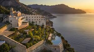 Here, chef christoph bob showcases the amazing quality of seafood, meats, and produce from the surrounding area while paying homage to the monastic history. Conca Dei Marini Il Monastero Santa Rosa Vince Il Riconoscimento Di Hotel Of The Year By European Hotel Awards 2020 Positanonews