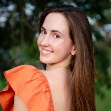 Elizabeth Engelhardt's Instagram, Twitter & Facebook