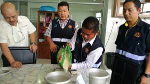 Harap pihak kpdnkk dapat membenteras kegiatan beras plastik ini yang merosakan nama dan imej malaysia. Kecoh Isu Beras Plastik Ini Maklum Balas Kementerian Pertanian Dan Industri Asas Tani