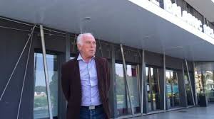Il y a 140 commerces de proximité dont des commerces, des restaurants et un hypermarché. Balaruc Les Bains L Impact De La Fermeture Des Thermes