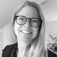 Christine Mau's Instagram, Twitter & Facebook