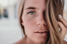 Donna Lucente's Instagram, Twitter & Facebook