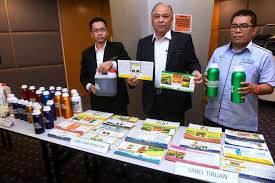 Di malaysia ianya disenaraikan dibawah jadual pertama akta racun makhluk perosak 1974 yang dikuatkuasakan oleh jabatan pertanian. Kemasukan Racun Perosak Tidak Berdaftar Membimbangkan Utusan Borneo Online