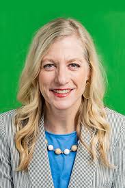 Lisa Hewitt's Instagram, Twitter & Facebook