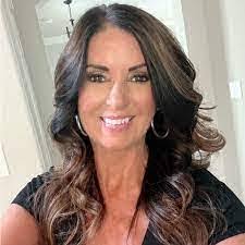 Erin Kile's Instagram, Twitter & Facebook