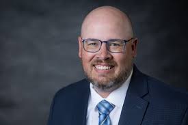 Derek Morton's Instagram, Twitter & Facebook