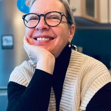 Gerade entstehen viele neue Dinge und die Ideen in die Umsetzung zu  bringen, macht mir so viel Freude! Was mir in Zeiten des Umbruchs, des  Abschieds und der Veränderung geholfen hat, werde