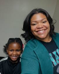 Hello December! ❤️🎄 #LifeLately #NovemberDump Here are a few highlights  that made November memorable! ✨Tree decorating 🎄 ✨Dance conventions  #dancemomlife 🩰 ✨Self care days 💆🏽‍♀️💅 ✨Baking with my littles 🍪 ✨Good  eats