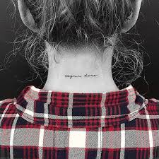 60 Back Of The Neck Tattoos That Are Easy To Hide And Fun To Show Off Sirt Dovmeleri Kiz Dovmeleri Dovme