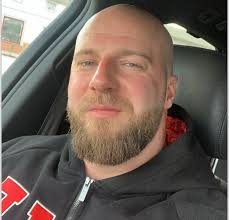 Single, 56 y/o born again, Bible believing Christian. Seeking a Christian  woman in the St. Louis Missouri area, who tries to live by Bible taught  principles. I am a Bible expositor, who