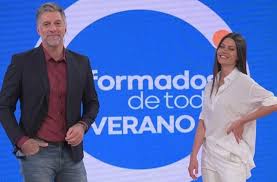 En polémica en el bar, cada uno de los que está sentado dice. La Dura Critica De Sofia Jujuy Jimenez A Horacio Cabak Sin Mordaza