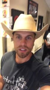Dustin Lynch Live at The Garden
