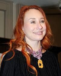 «ha persino i capelli rossi! Tori Amos Wikipedia