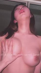 Secret Japan 【顔出し】人生初のナカイキ脳イキが気持ち良すぎて人生初の潮吹きまでしちゃうお姉さんイク度に白目イキするように調教したらまんまと定着しちゃってて  | Xasiat