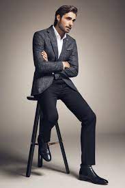 Moreover, chelsea boots come with a close and slick fit that you can feel that your feet are secure and protected all the time. The 6 Most Stylish Ways To Wear Chelsea Boots