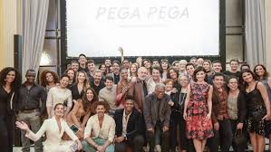 Você pode assistir grátis a pega pega em hd no spotiflix e também pode baixar todos os capítulos ou episódios que já passaram na tv. Globo Promove Lancamento De Pega Pega Em Hotel De Luxo Da Novela Bastidores Da Tv