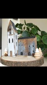 Pin Von Leo Auf Bastel Mit Holz In 2020 Kleines Holzhaus Holzhaus Basteln Mit Holz