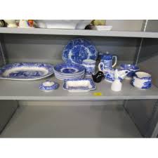 George Jones Abbey ware table china, a Wedgwood glass bird and a Royal  Worcester bird pie funnel Loc