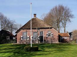 Na de vondst van een gezin in een boerderij in het drentse ruinerwold, afgelopen maandag, komt een oneindige stroom aan nieuwe feiten, verhalen en. Foto S Ruinerwold Oude Boerderijen Boerderij Gebouwen