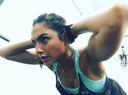 Gal Gadot looking ready and in position for a messy face fucking would be  Heaven if this Goddess demanded that you fuck her throat : r/WorshipGalGadot