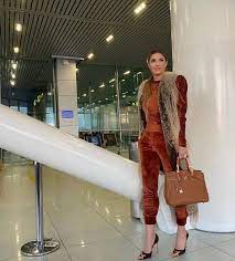 Ana maria prodan, managerul clubului universitatea cluj, a reactionat nervos cand a aflat ca ilie stan isi aroga meritele pentru rezultatele pe care laurentiu reghecampf le obtine la steaua. Meet The Playboy Model And Agent Looking To Buy A Top Flight Football Club Irish Mirror Online