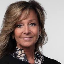 Nancy Bédard réélue à la présidence de la FIQ: priorité à la négo et aux  ratios