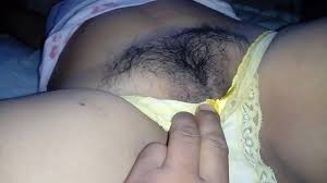 Le corro a un lado la bombachita de claudia - XNXX.COM