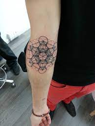 metatron s cube by desthex artworks giahi zurich switzerland tattoos sacred geometry tattoo metatrons cube tattoo