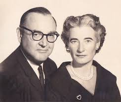 Layne Brown's Instagram, Twitter & Facebook