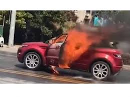 Alhamdulillah dia kata puas hati, penyakit kereta dia dah sembuh. Beromen Dalam Kereta Warga Emas