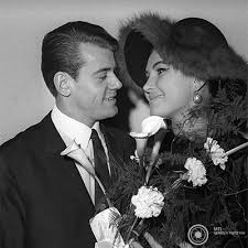 She was an actress, known for pesti háztetök (1962), fény a redöny mögött (1966) and a tenkes. Mtva Archivum Pecsi Ildiko 80
