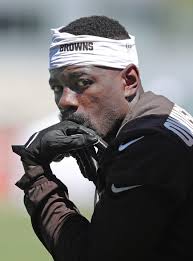 Browns linebacker JOK dresses to show devotion to African roots