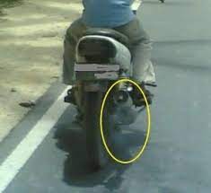 Syukur akhirnya mtb dapatkan solusinya. Jadi Ini Penyebab Motor Keluar Asap Hitam Dari Knalpot Teknik Otomotif Co Id