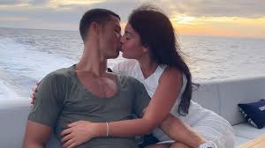See more of cristiano ronaldo on facebook. Cristiano Ronaldo Veroffentlicht Sussen Familienschnappschuss Promiflash De