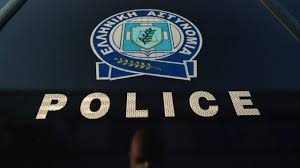 Η βόνιτσα διαθέτει πολιτιστικό κέντρο στο οποίο στεγάζεται η σύγχρονη δηµοτική βιβλιοθήκη µε έναν αρκετά µεγάλο αριθµό βιβλίων καθώς επίσης και πολιτιστικό κέντρο µε ποικίλες δραστηριότητες. Bonitsa Me8ysmenos Odhgos Synelhf8h Me Tsekoyri Kai Maxairia Prisma Radio