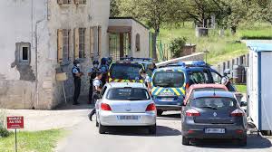 La gendarmerie a diffusé ce lundi la photo du forcené de dordogne, réfugié dans les bois depuis 24 heures. Xuhou6o4feeuzm