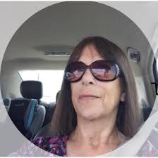 What to wear to graduation: casual or dressy?