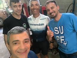 Café da Manhã Especial no Mundo do Pneu Borracharia do Juninho, na Rua José  de Abreu. Ele recebeu a família, amigos e clientes para juntos comemorarem  1 Ano da empresa. A mesa