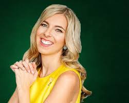 Lauren Cook's Instagram, Twitter & Facebook