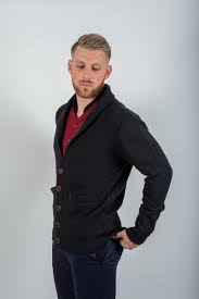 Ouverture entièrement boutonnée enfilage facile. Gilet Hommme Galucebo