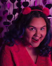 Sarah Varty's Instagram, Twitter & Facebook